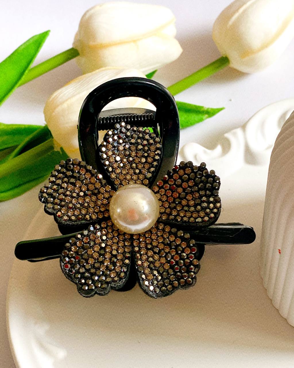 گیره مو گلدار مشکی و مرواریدی
